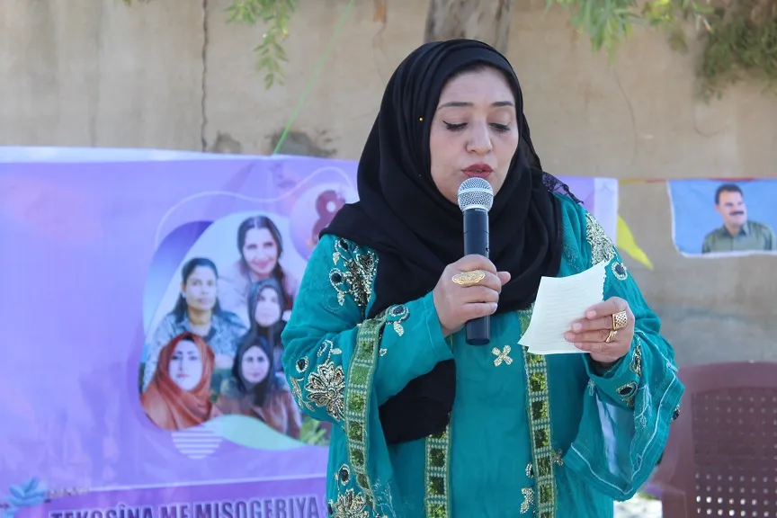 نساء تل براك يحتفلن بيوم الثامن من آذار