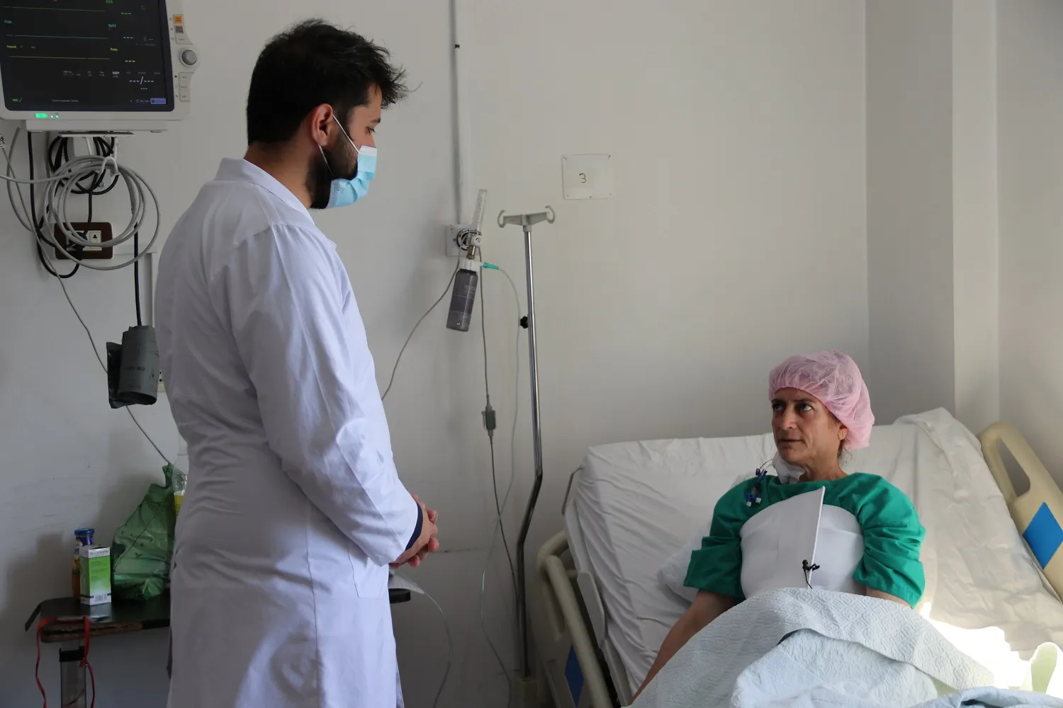 قريباً..  مشفى القلب والعين يكمّل كادره الطبي