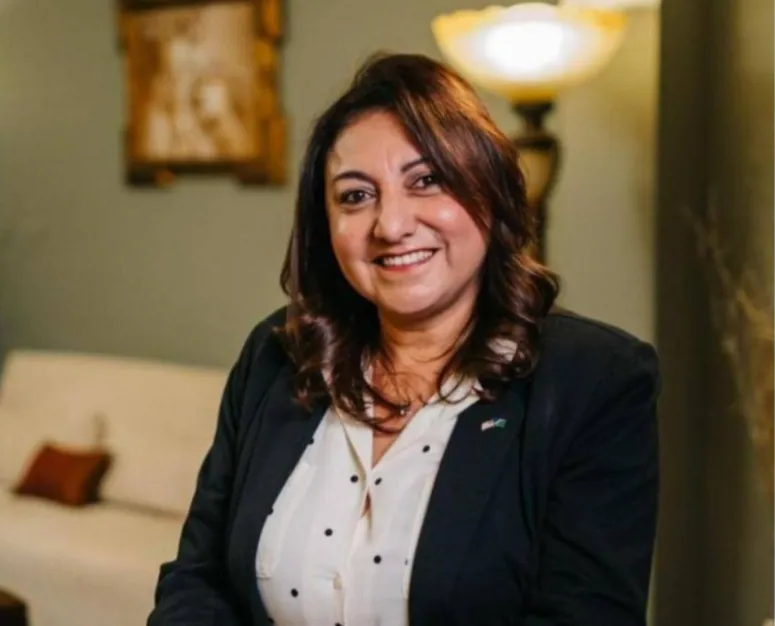 أول امرأة مصرية تتقلد منصب عمدة مدينة أمريكية