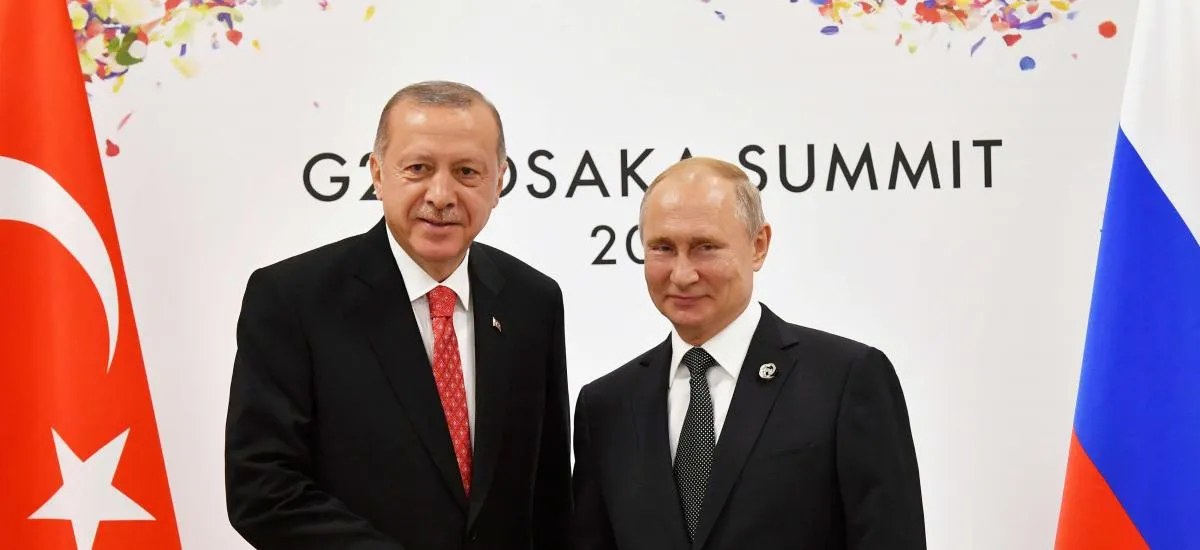 موقع أميركي: بوتين وأردوغان يتسابقان إلى القاع