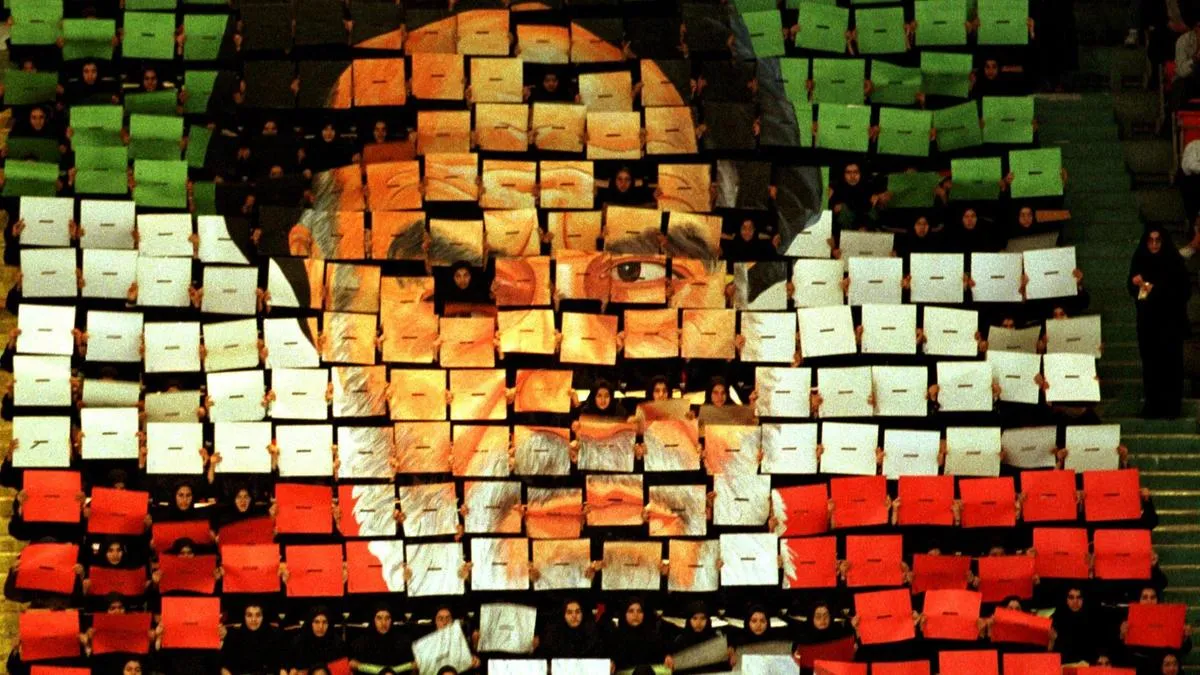 ​​​​​​​صحيفة إماراتية: لمواجهة إيران تحتاج الولايات المتحدة إلى إعادة تفعيل استراتيجيتها للحرب الباردة