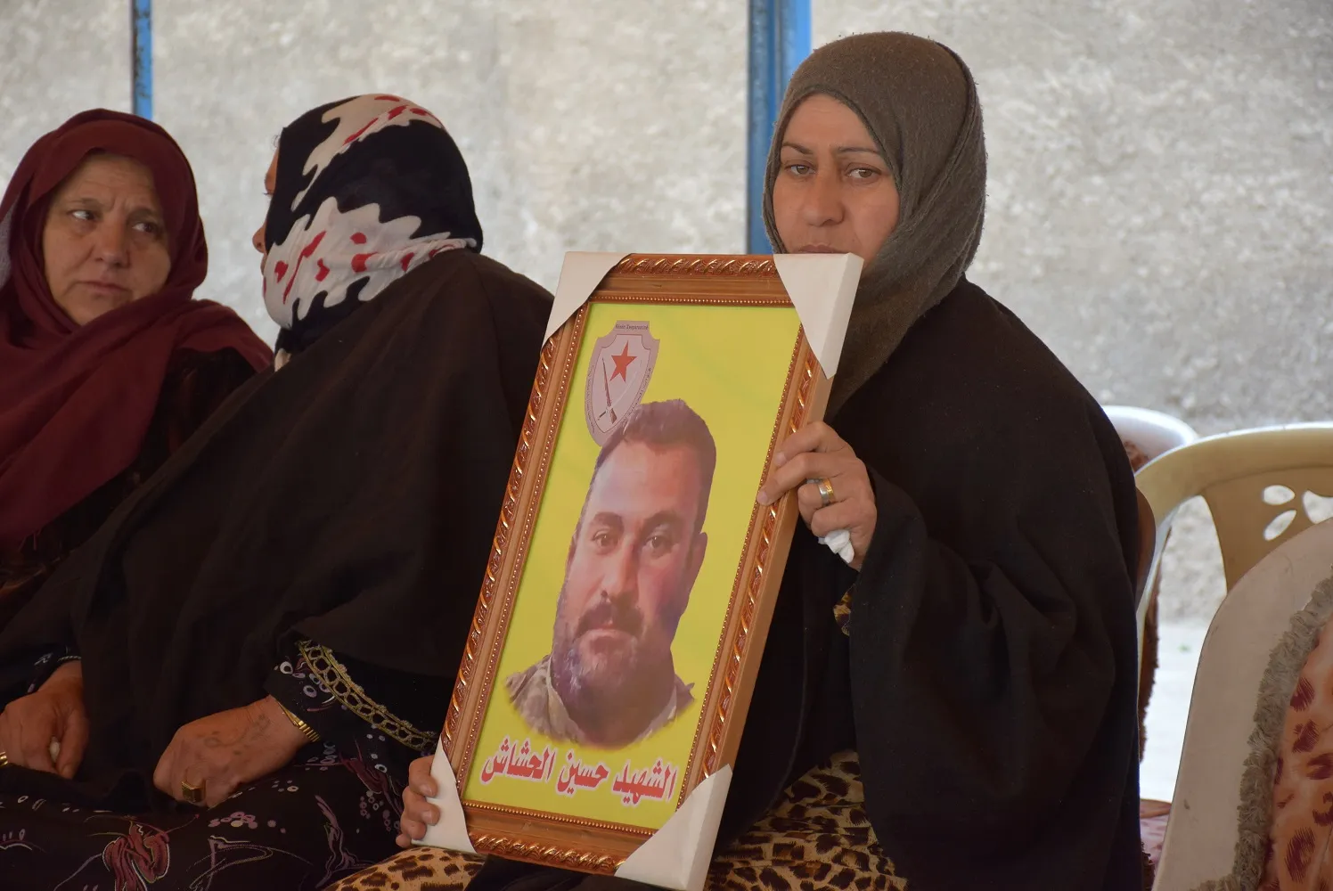 ​​​​​​​المئات يقدمون واجب العزاء لذوي الشهيد حسين في قامشلو