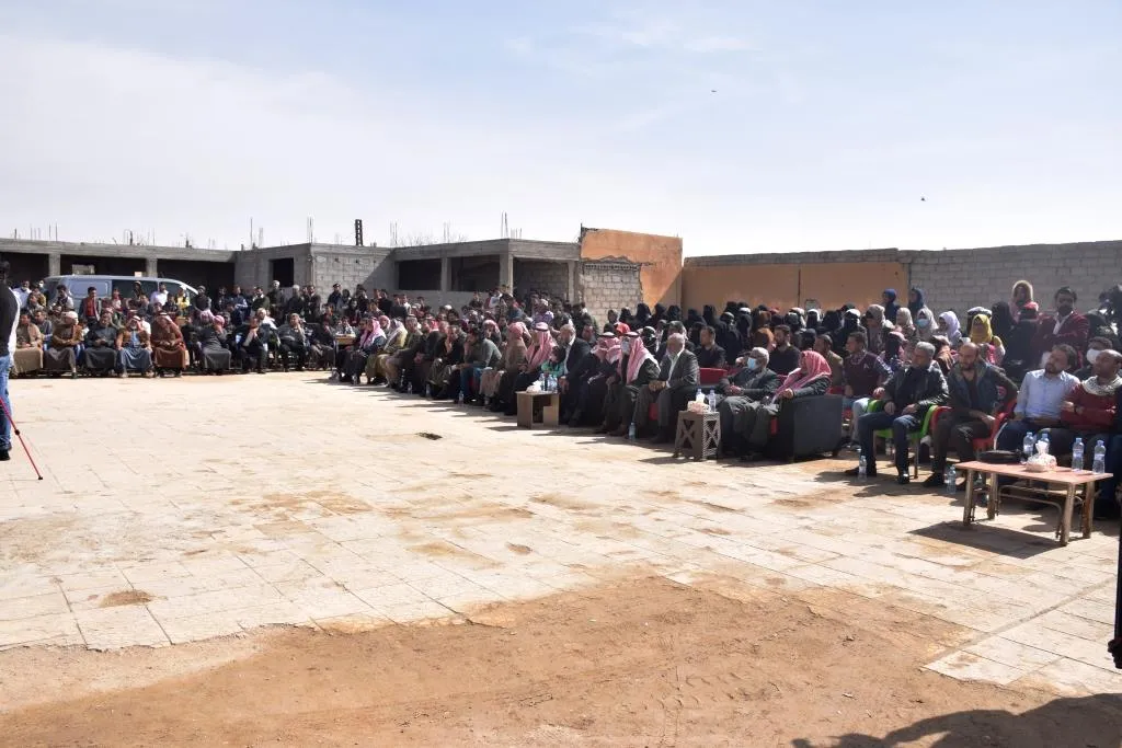 لجنة التربية في هجين تكرم الطلبة المتفوقين