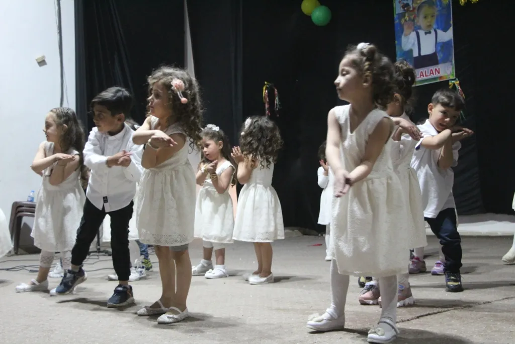 ​​​​​​​احتفالية لأطفال كوباني استقبالًا لعيد نوروز