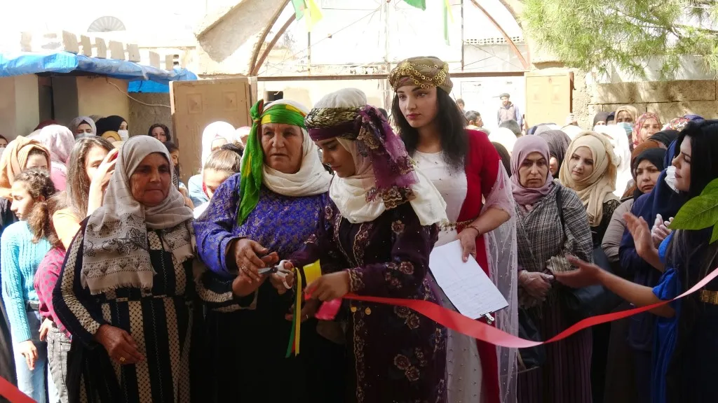 فعاليات وعروض فنية مستمرة بمناسبة ميلاد القائد عبد الله أوجلان
