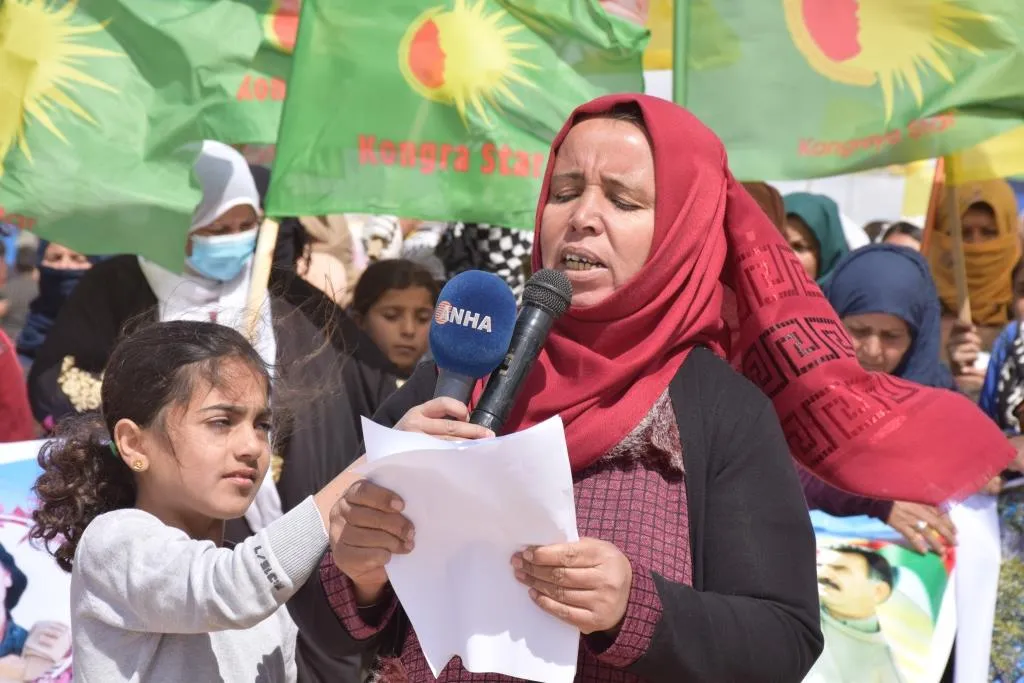 ​​​​​​​الآلاف من أهالي مقاطعة الحسكة والرقة يخرجون تنديدًا باحتلال عفرين