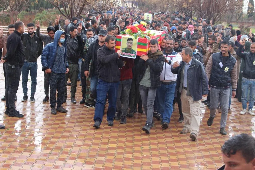 ​​​​​​​أهالي الدرباسيّة يشيّعون جثمان الشّهيد بشّار بريج إلى مثواه الأخير
