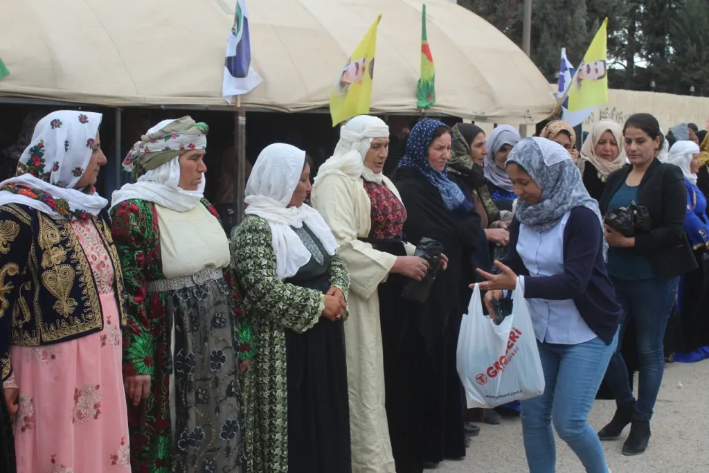 خيمتان تراثيتان احتفاءً بـ 8 آذار في كوباني والرقة