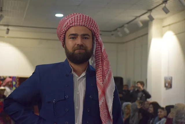 قامشلو... تقديم عرض للأزياء الكرديّة بمناسبة يوم الزيّ الكرديّ