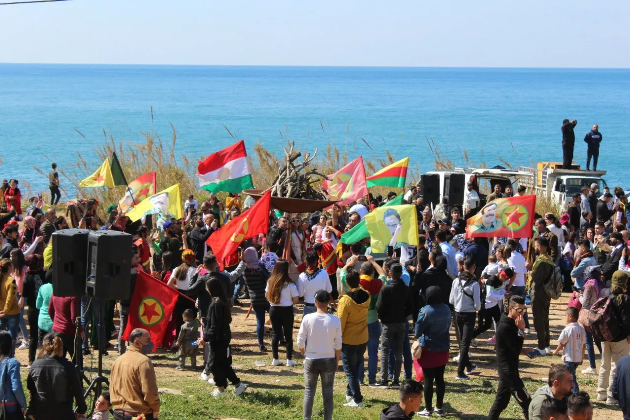 الجالية الكردية في لبنان تحتفل بعيد نوروز