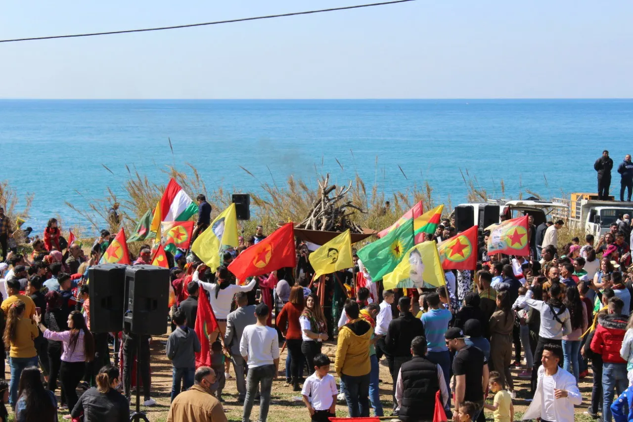 الجالية الكردية في لبنان تحتفل بعيد نوروز