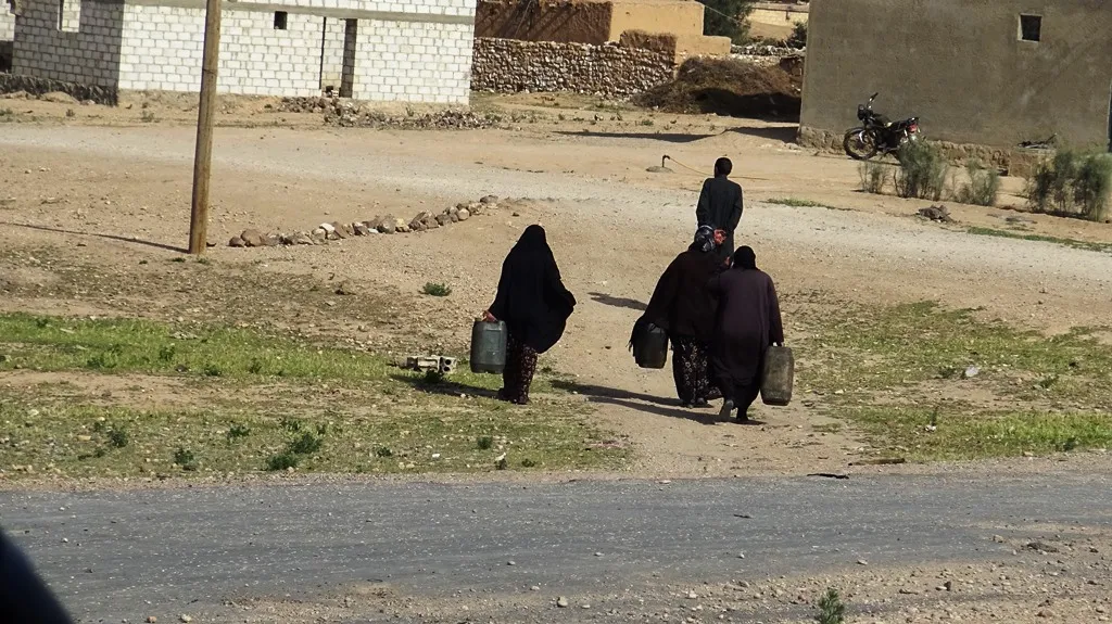 ​​​​​​​عبر الكومينات.. لجنة المحروقات في الشدّادي توزّع مادة الكاز