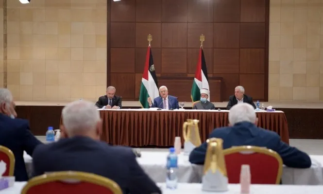 فصائل فلسطينية ترفض قرار الرئيس عباس بتأجيل الانتخابات
