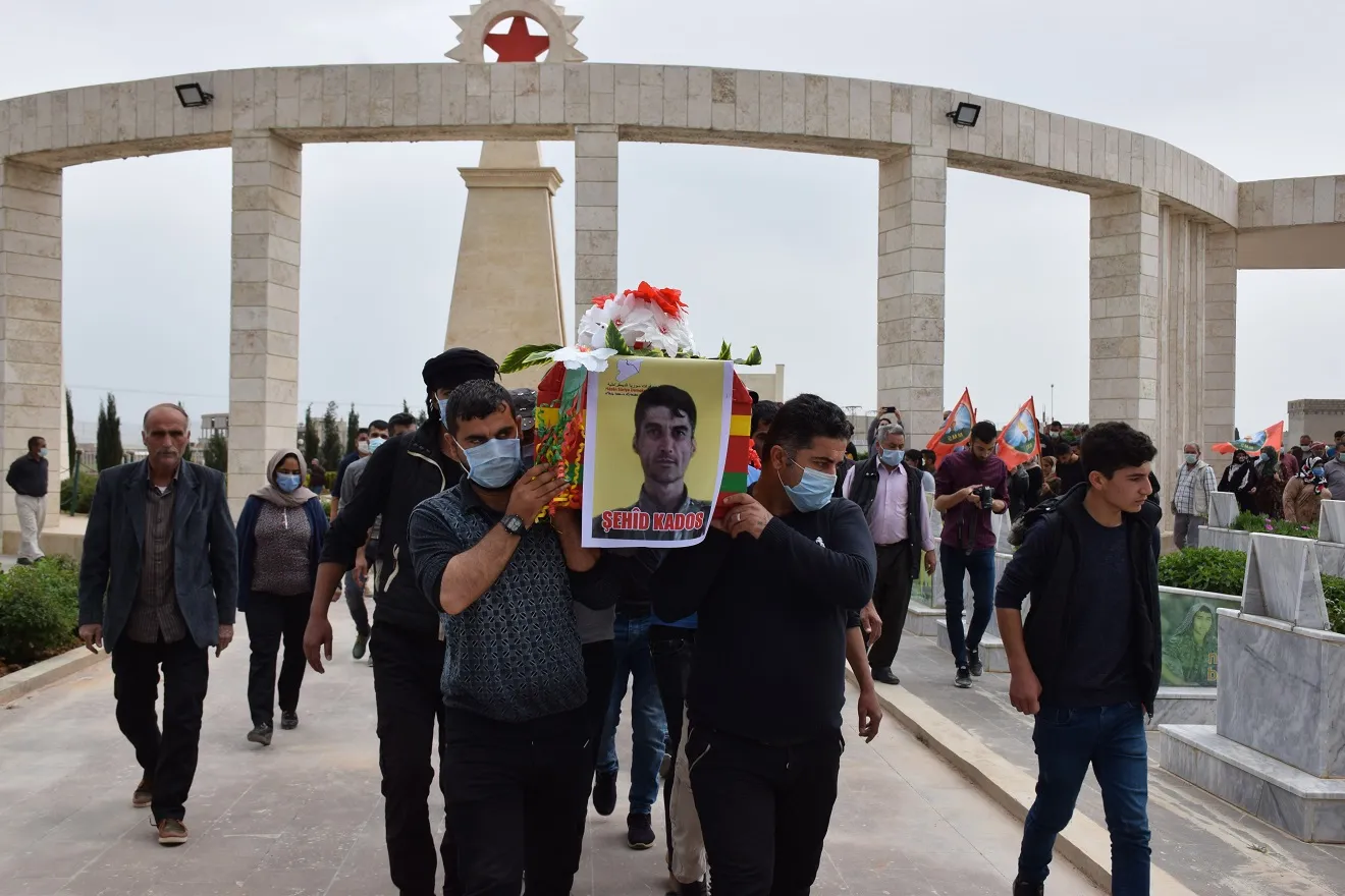 ​​​​​​​مراسم تشييع الشهيد خالد عثمان في مزار الشهيد إسماعيل بعامودا