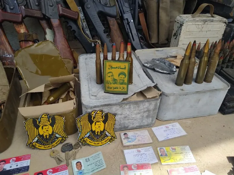 ​​​​​​​قوى الأمن الداخلي تعثر على أسلحة وذخائر وبطاقات شخصية للمرتزقة في حي طي