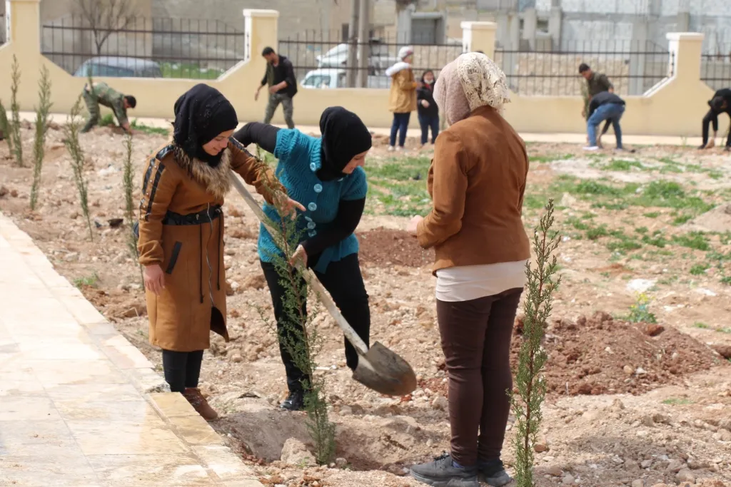 احتفالاً بميلاد القائد.. احتفالية جماهيرية في كوباني وافتتاح حديقة في منبج