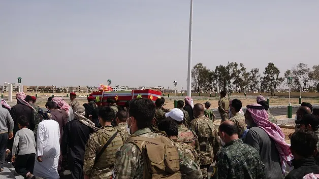 أهالي الطبقة يشيّعون جثمان الشهيد عبد الستار حميد إلى مثواه الأخير