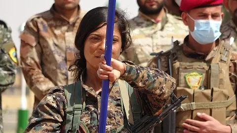 أهالي الطبقة يشيّعون جثمان الشهيد عبد الستار حميد إلى مثواه الأخير