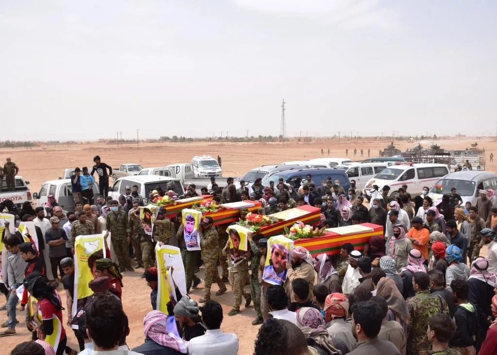 افتتاح أوّل مزار للشّهداء بريف دير الزور الشرقيّ، وتشييع أربعة شهداء فيه    