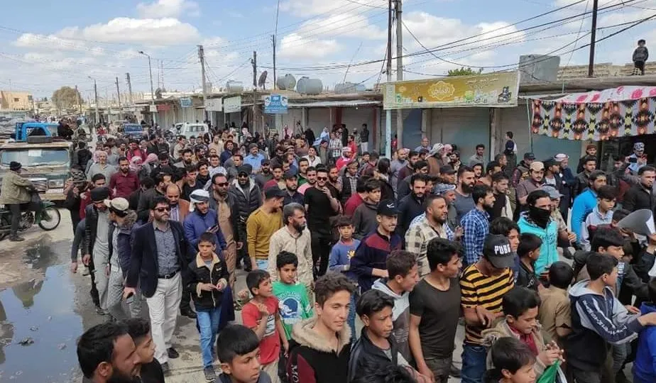 مظاهرة حاشدة في بلدة سلوك المحتلة تنديداً بتردي الوضع المعيشي