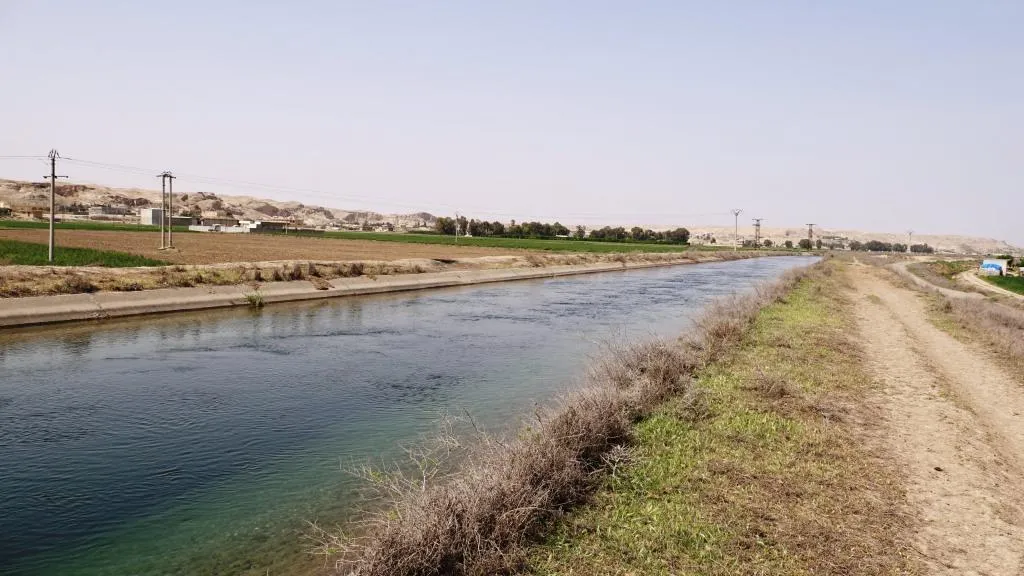 الانخفاض الكبير لمياه نهر الفرات يثير مخاوف المزارعين من زراعة القطن