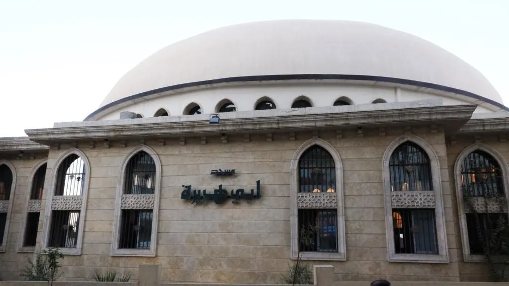 صباح العيد يبدأ بزيارة مزارات الشهداء
