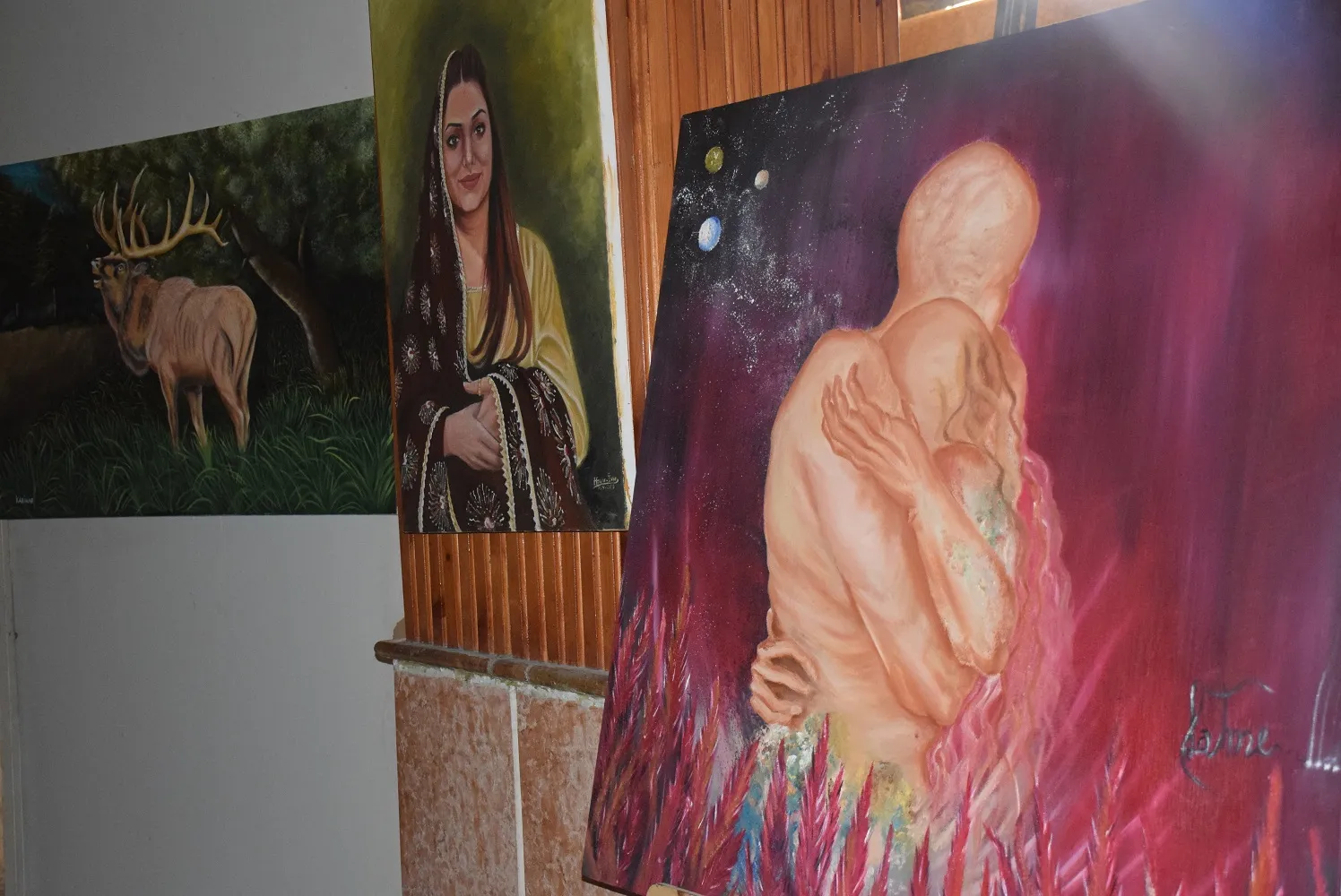 لوحات منوعة عن المرأة أغنت ملتقى روج آفا الثالث للفن التشكيلي
