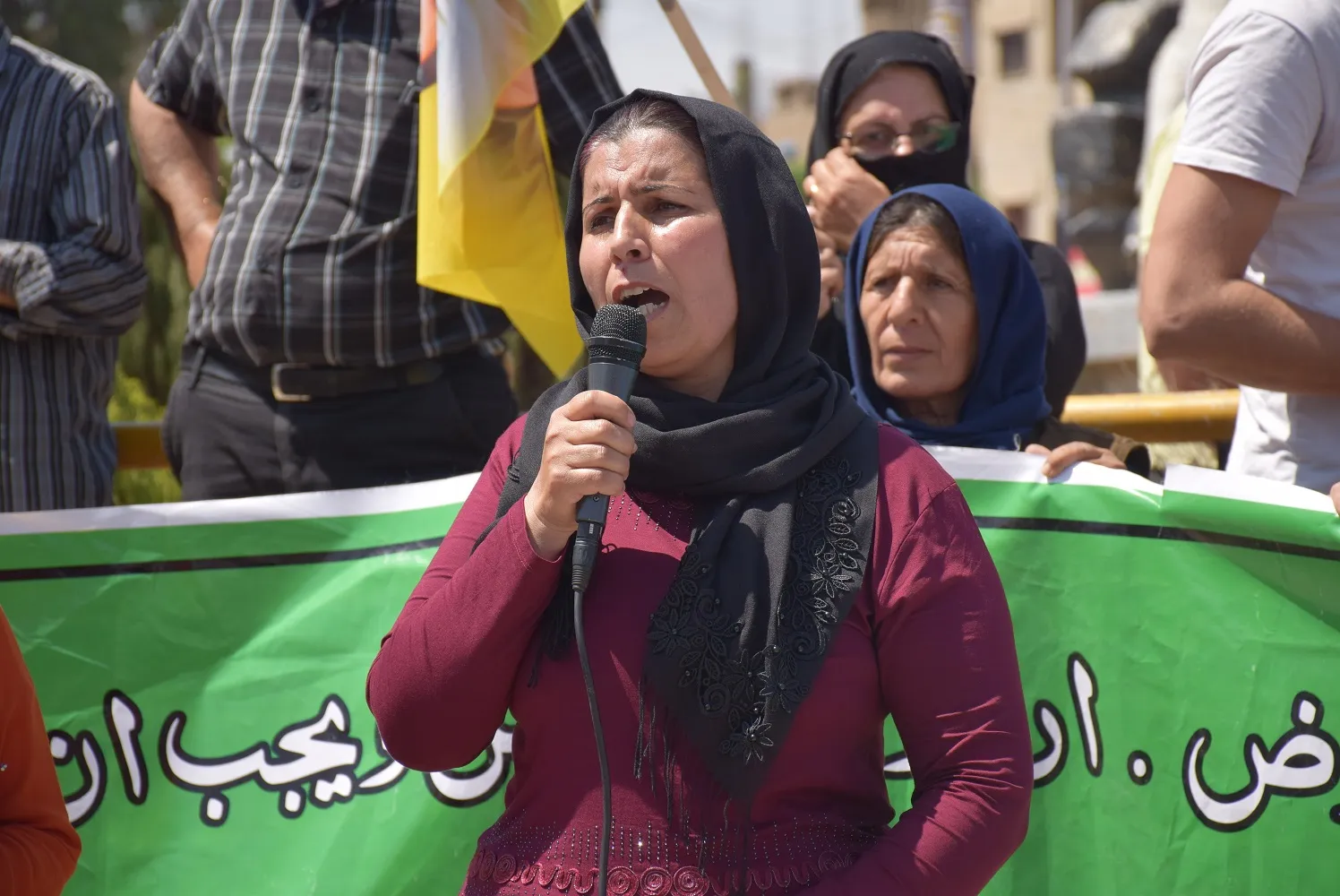 ​​​​​​​الآلاف من أهالي مقاطعة قامشلو يحيون مقاومة الكريلا ويستنكرون العزلة