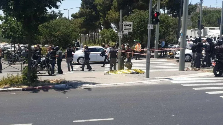 ​​​​​​​مقتل شاب فلسطيني وإصابة شرطيين إسرائيليين بـ "عملية طعن"