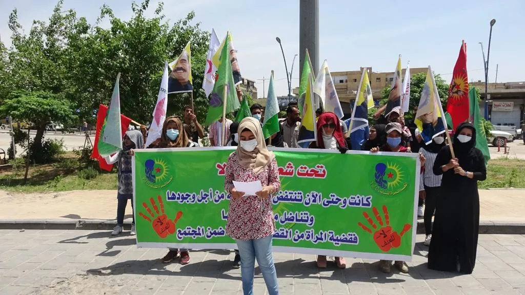 ​​​​​​​اتحاد المرأة الشابة في الرقة: مقاتلو الكريلا سيهزمون المحتل التركي