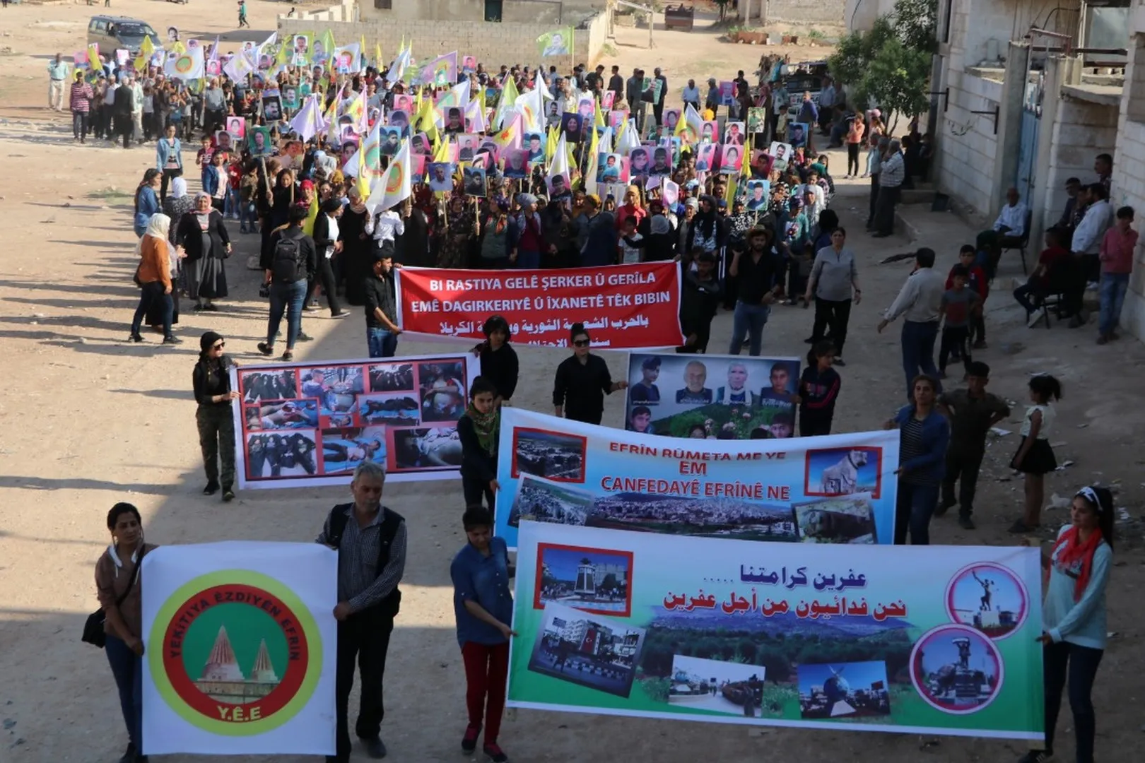 ​​​​​​​خلال مظاهرة...إيزيديّو عفرين يندّدون بسياسة التّغيير الديمغرافي في مدينتهم
