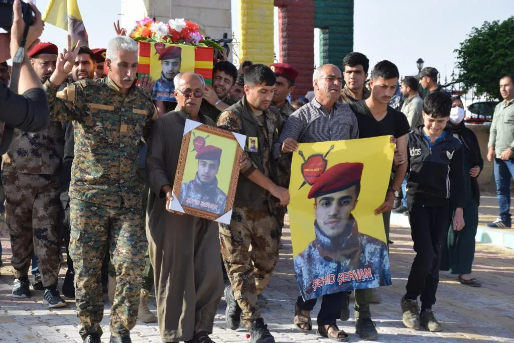 ​​​​​​​أهالي الحسكة يودعون الشهيد أحمد سعيد