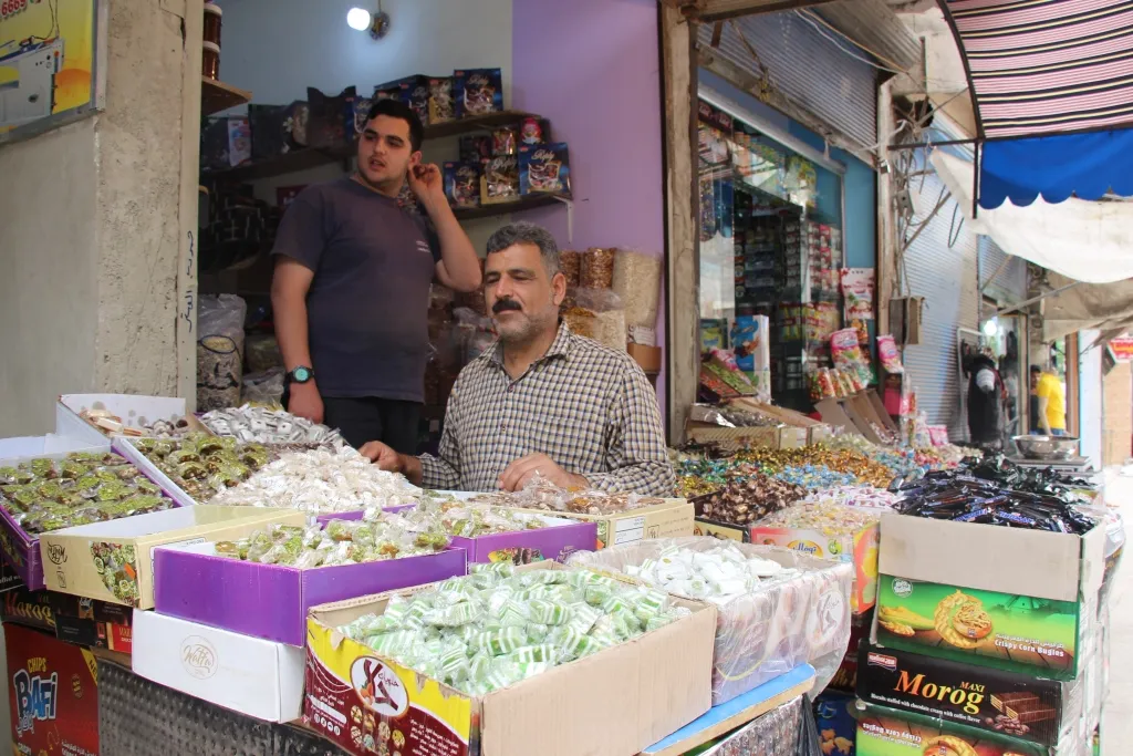 حركة ملحوظة في الأسواق وتدابير أمنية مشددة...تحضيرات للاحتفال بعيد الفطر السعيد – تم التحديث