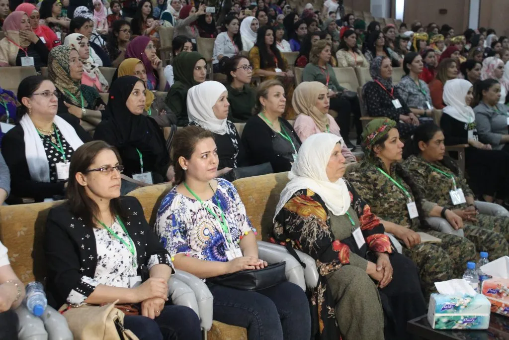 إداريات منبج: الإدارة الذاتية عزّزت دور المرأة والاعتراف بها سيخدم الشعب