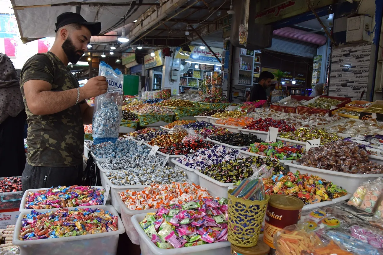 حركة ملحوظة في الأسواق وتدابير أمنية مشددة...تحضيرات للاحتفال بعيد الفطر السعيد – تم التحديث