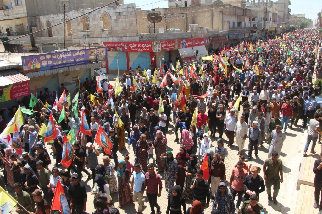 ​​​​​​​من مسيرة الكرامة في كوباني: يجب أن يكون موقف الكردستانيين من الاحتلال واحدًا