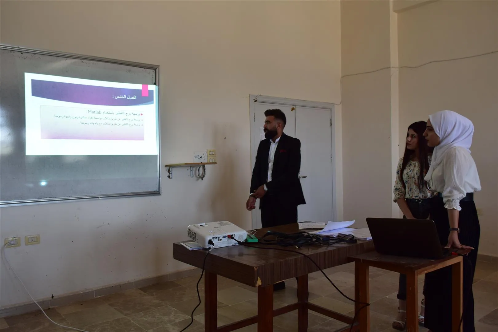​​​​​​​دفعة ثانية من طلبة كلية البترول في جامعة روج آفا يقدمون مشاريع التخرج