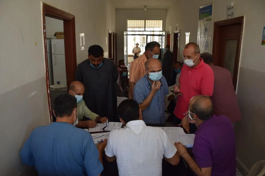 لجنة الصحة في الرقة تستمر بتطعيم المسنين والكادر الصحي بلقاح كورونا