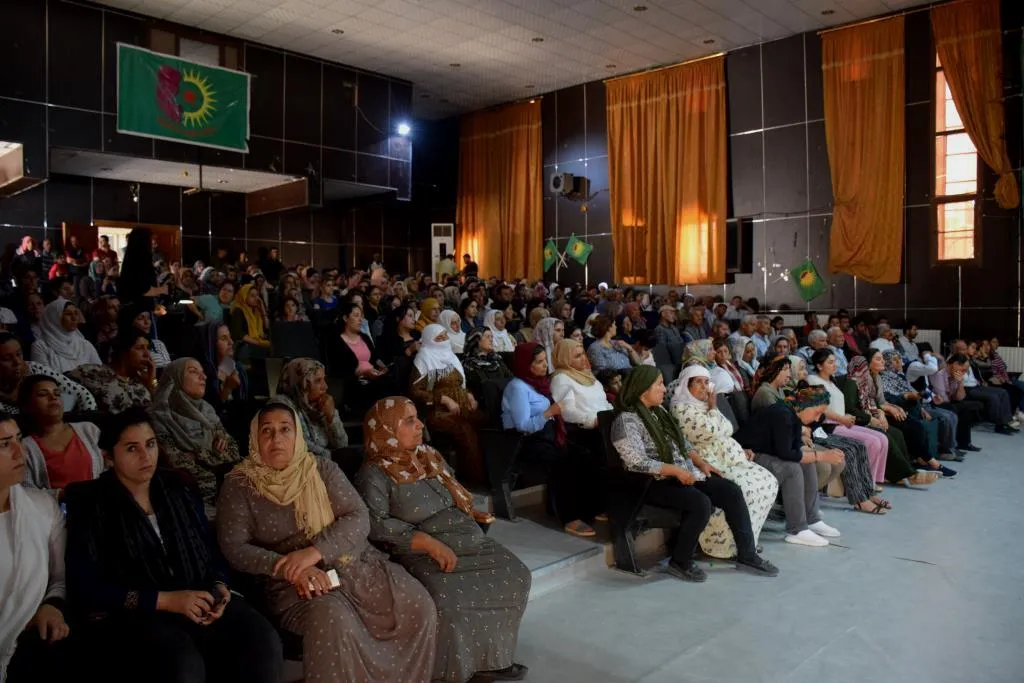 زيلان تمثل المرأة الحرة