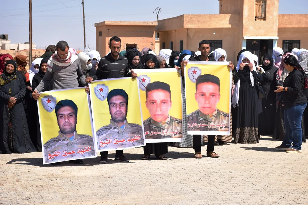 بمراسم غيابية الإعلان عن شهيدين من قوات الدفاع الذاتي
