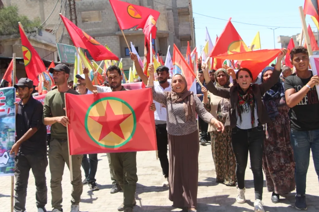 بالصور والفيديوهات.. مسيرة الكرامة في كوباني