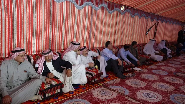 اجتماع في الطبقة لتفعيل دور شيوخ ووجهاء العشائر في الجانبين الاجتماعي والسياسي