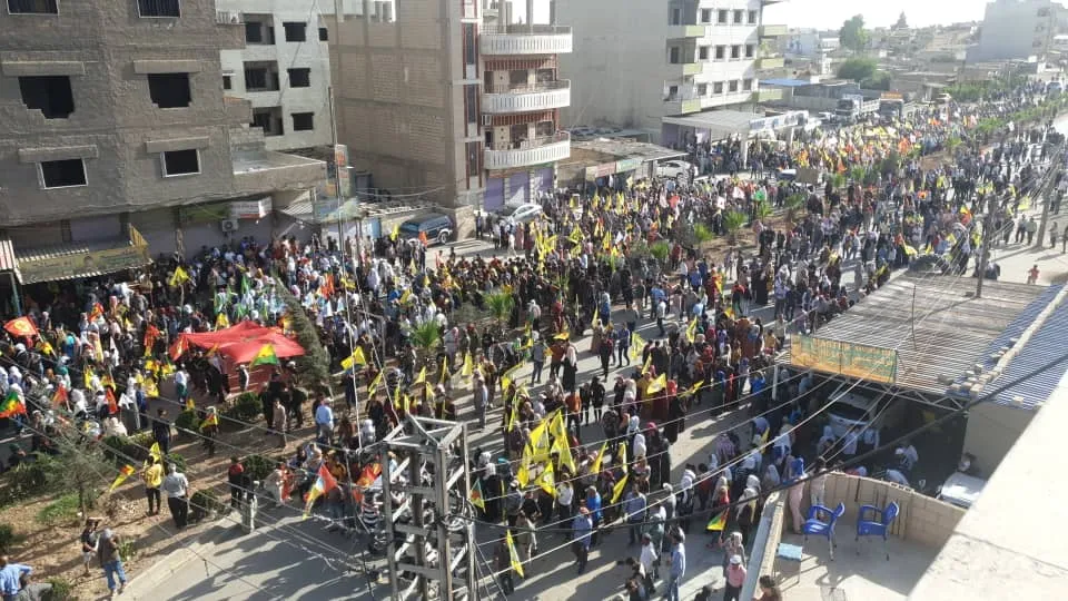 بحشود غفيرة...انطلاق مسيرة الكرامة ضدّ الاحتلال والخيانة