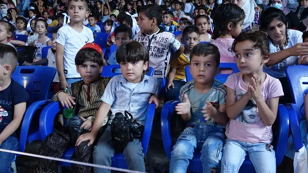 مهرجان "السّلام الثاني للطّفولة" يحيي أصالة الفرات من خلال عروضه في يومه الأول