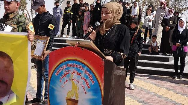 مراسم نقل رفات مقاتلين من شهداء تحرير الرقة إلى مزار الشهداء في الطبقة