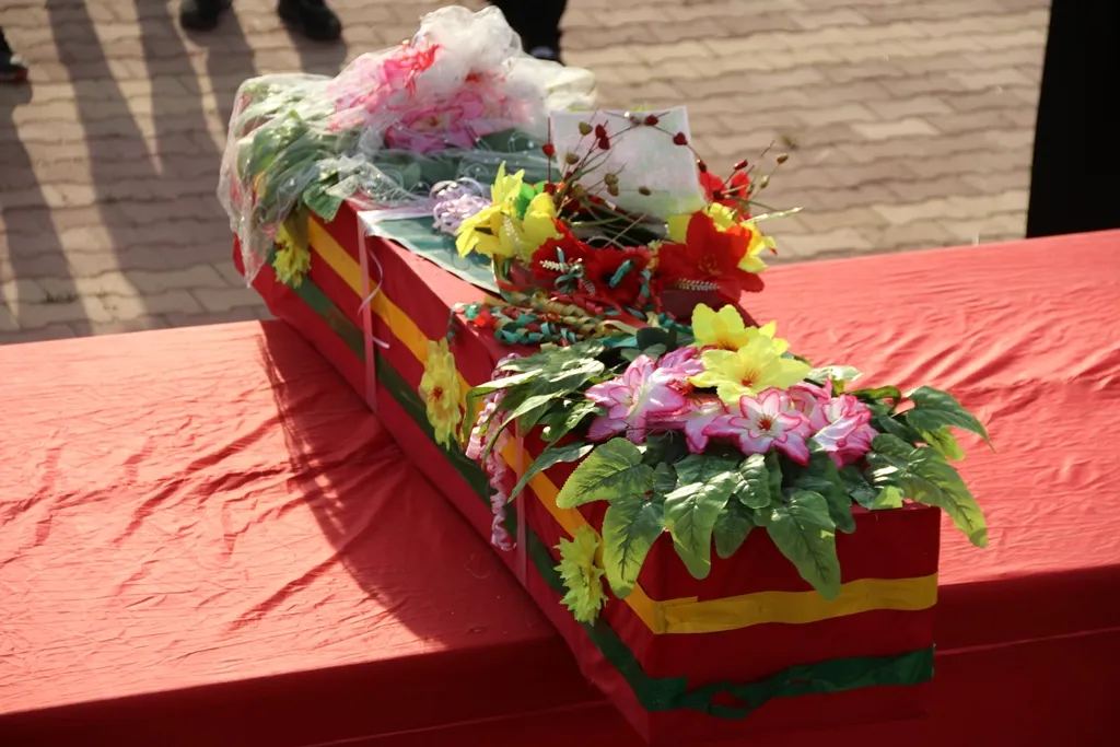 أهالي ديرك يودعون الشهيدة شرفين إلى مثواها الأخير في مزار الشهيد خبات