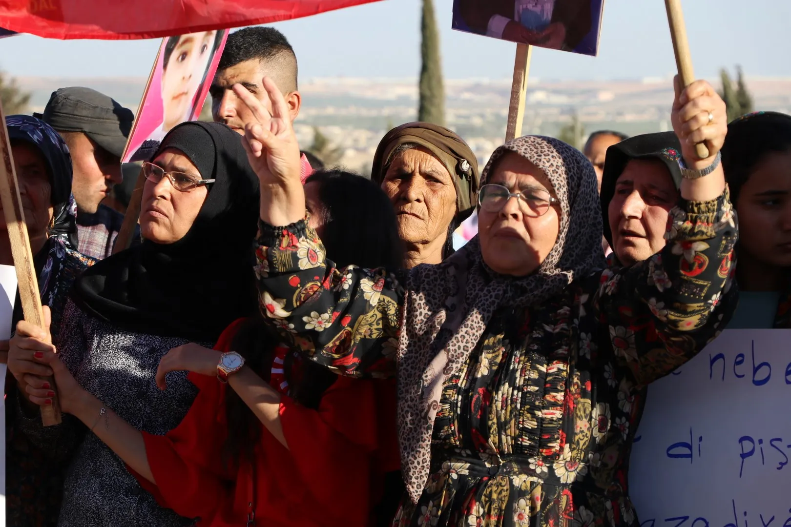 نوروز أحمد: على شعبنا رفع وتيرة النضال في وجه الخيانة وهجمات المحتل التركي