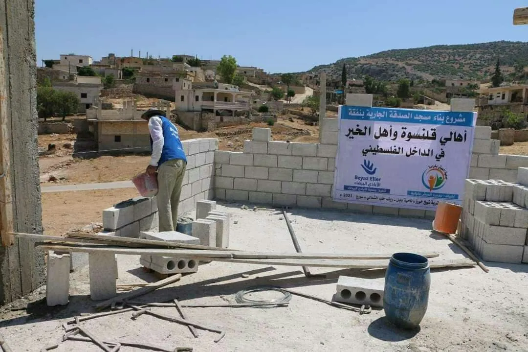 ​​​​​​​تحت اسم "الجمعيات الإنسانية والفلسطينيين" تواصل تركيا بناء المستوطنات والمساجد في عفرين المحتلة