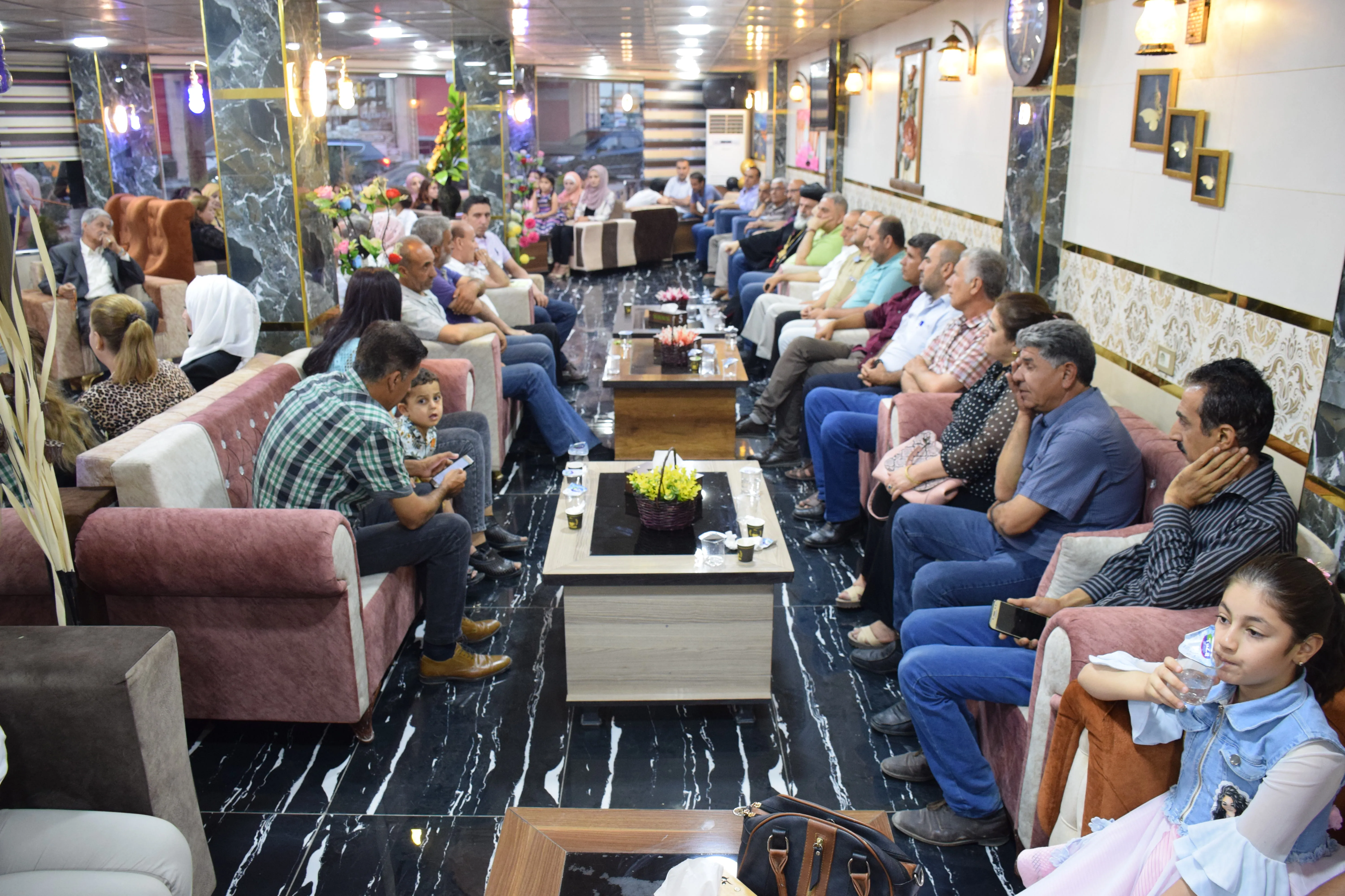 توقيع كتاب "أربعون هزيمة وأنا" للكاتبة هناء داوود في الحسكة