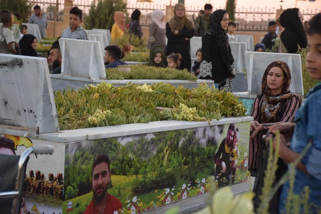 ​​​​​​​شمال وشرق تبدأ أولى أيام عيد الأضحى بزيارة مزارات الشهداء